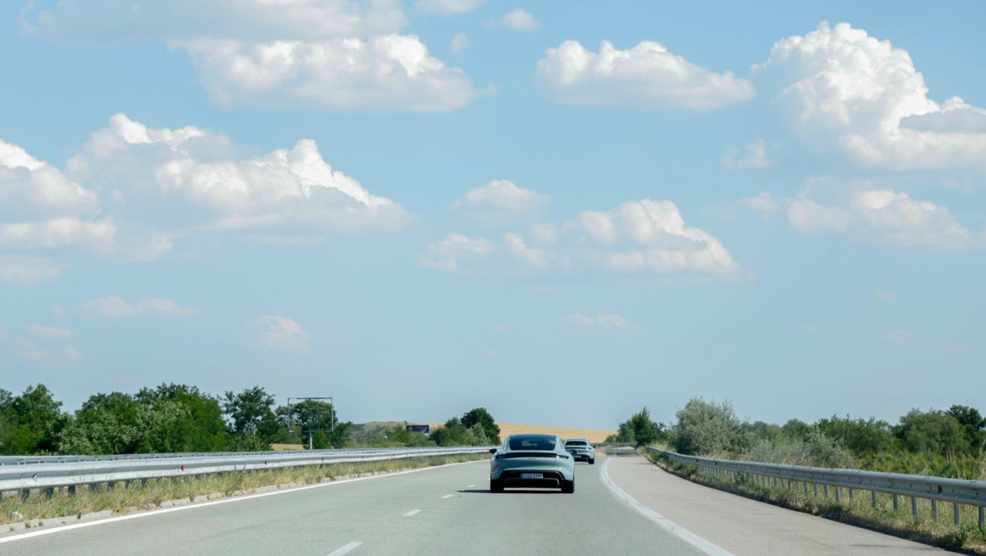 Taycan con batería Performance Plus, Taycan Sport Turismo con batería Performance Plus, viaje Stuttgart - Estambul - Stuttgart, 2024, Porsche AG