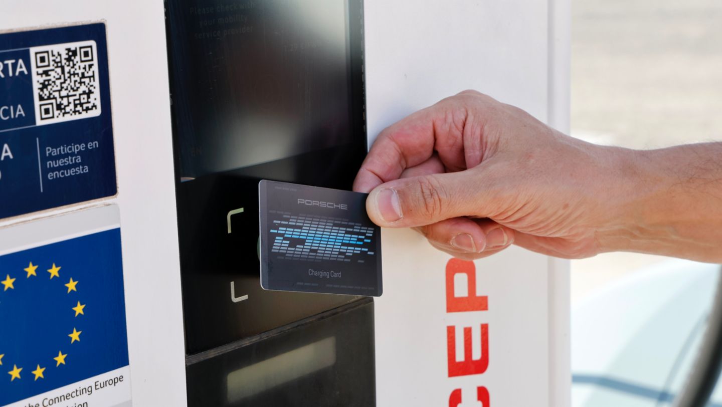 Ruta Stuttgart - Sevilla, Porsche Taycan, 2024, Porsche AG