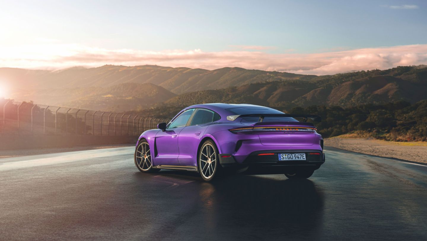 Taycan Turbo GT mit Weissach-Paket, Laguna Seca, USA, 2024, Porsche AG