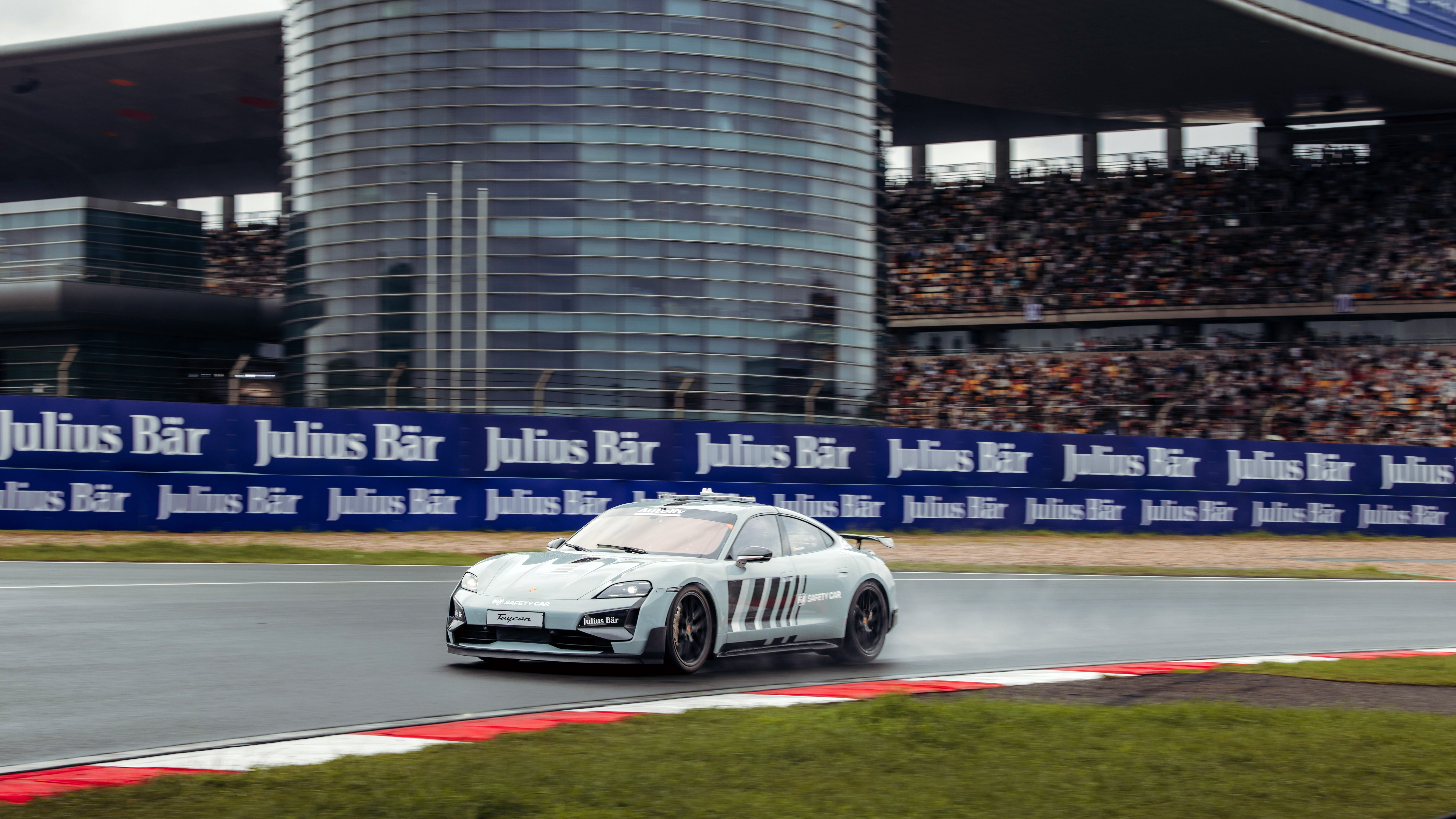 Porsche Taycan Turbo GT, coche de seguridad de la F&oacute;rmula E, E-Prix de Shangh&aacute;i 2, 2026, Porsche AG